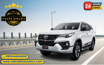 Sewa mobil Malang Fortuner GR gagah dan mewah, cocok untuk perjalanan bisnis dan wisata eksklusif.