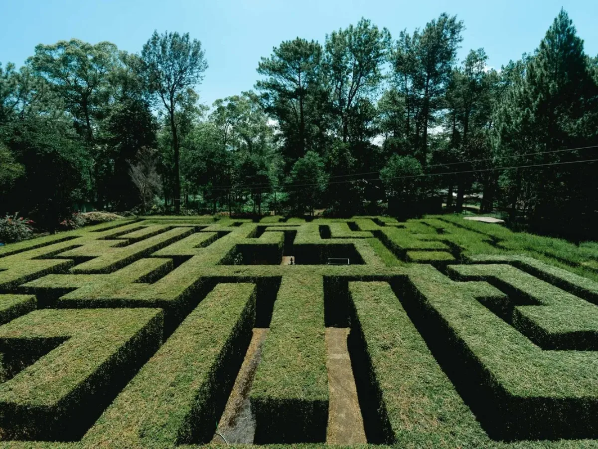 Destinasi wisata Malang paling hits untuk eksplor Malang tanpa ribet: Batu, air terjun, dan pantai