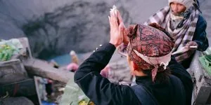 upacara kasada, sebuah adat suku tengger yang terjaga hingga saat ini
