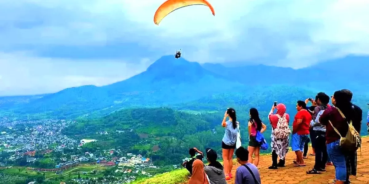 Paralayang Gunung Banyak Batu Malang