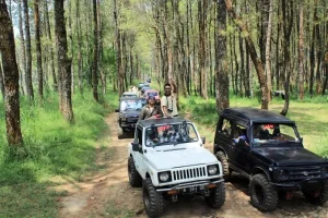 jalur offroad menantang sebgaian dari aktifitas kegiatan paket outbound malang