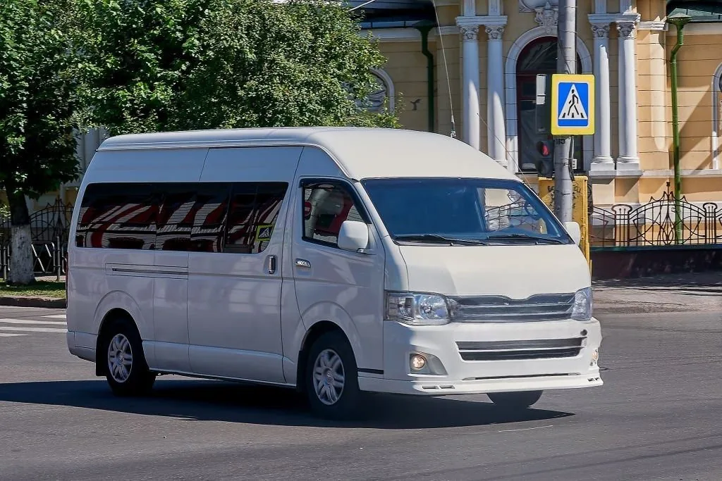 HiAce Commuter Malang untuk rombongan wisata dan ziarah