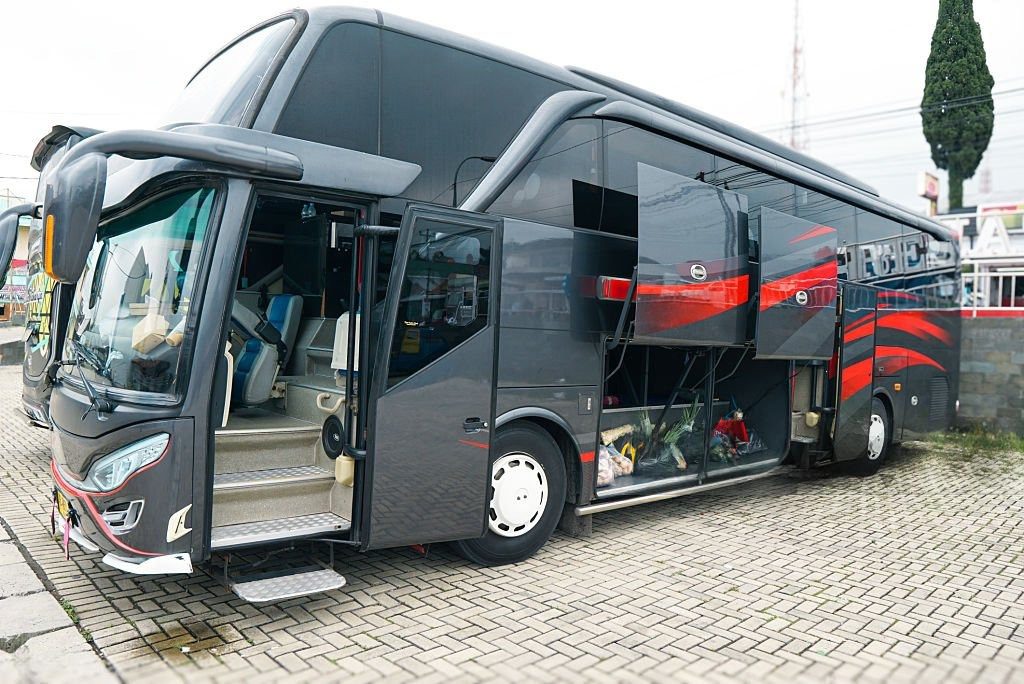 Tips memilih big bus pariwisata Malang yang aman nyaman dan sesuai kebutuhan