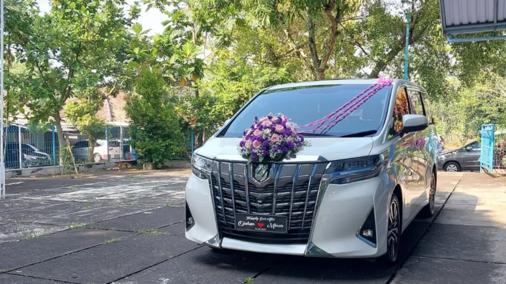 Toyota Alphard untuk wedding tamu VIP dan perjalanan premium